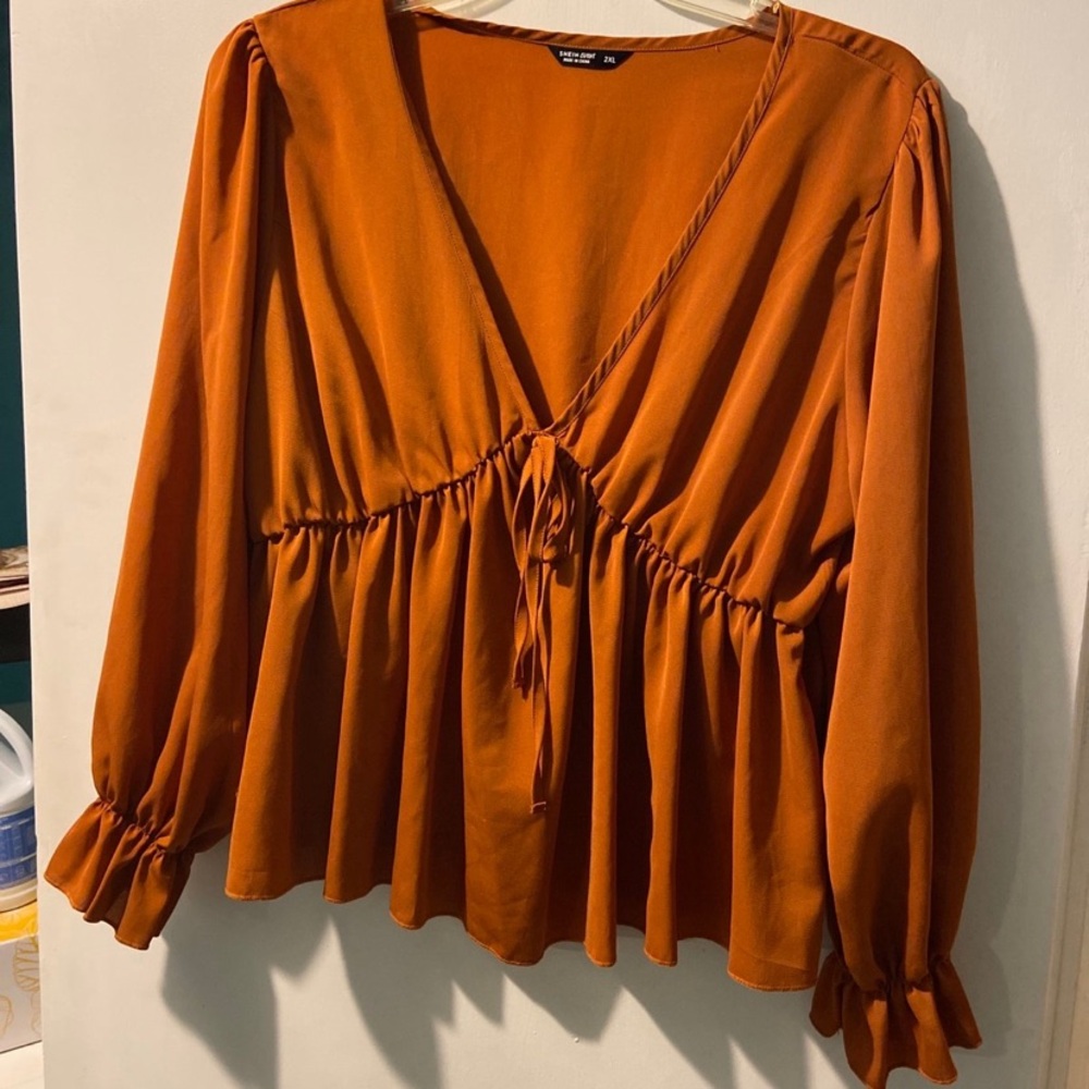 Pretty autumn rust shirt in great shape